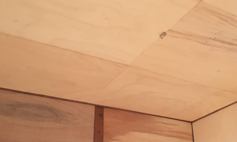 古い和室の天井を綺麗にしたい Diyで厚さ4 のベニヤ板を貼る下地作り